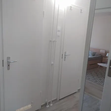 Krenusz Vendeghaz 4 דירה *