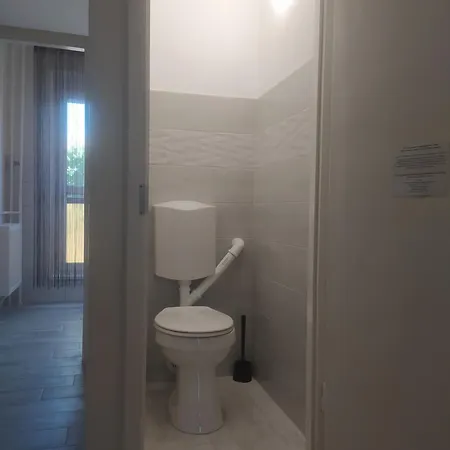 Krenusz Vendeghaz 4 דירה *