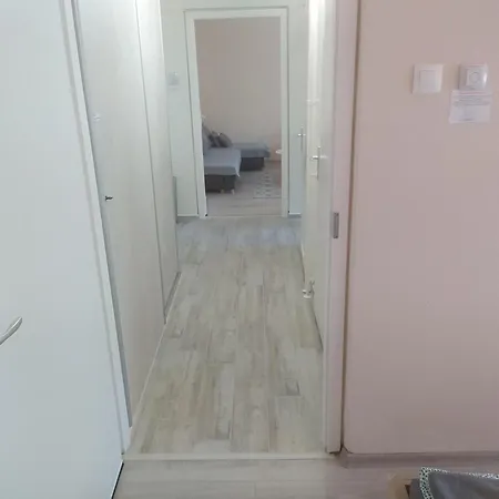 Krenusz Vendeghaz 4 דירה