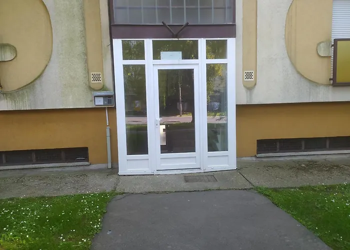 Krenusz Vendeghaz 4 公寓 *