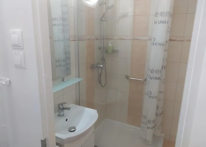 Krenusz Vendeghaz 4 公寓 Kaposvár